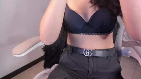 Snapshot of caroliine__ chatting on September 18, 2025, 3:47 pm Caroline online show from September 18, 2025, 3:47 pm