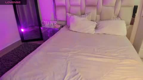 caroline online show from November 11, 2025, 5:18 am