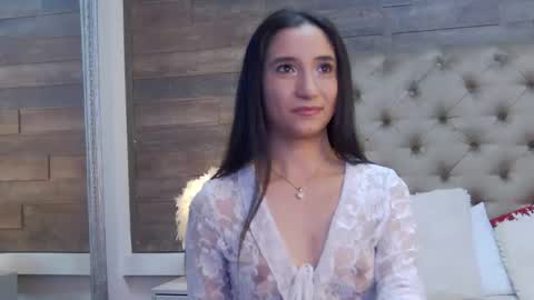 Snapshot of carolinahart chatting on December 16, 2025, 8:41 am carolinahart online show from December 16, 2025, 8:41 am