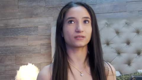 Snapshot of carolinahart chatting on December 21, 2025, 8:10 am carolinahart online show from December 21, 2025, 8:10 am