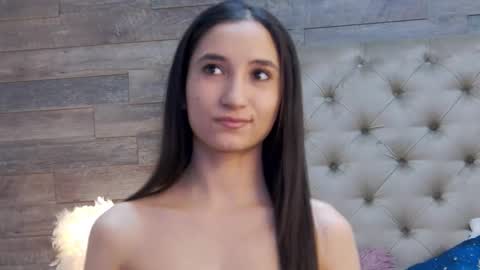 Snapshot of carolinahart chatting on January 14, 2026, 11:16 am carolinahart online show from January 14, 2026, 11:16 am