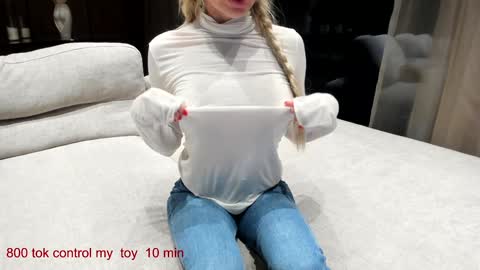 Snapshot of carolinaherera chatting on December 28, 2024, 2:21 pm Lina.I will online 1 December online show from December 28, 2024, 2:21 pm