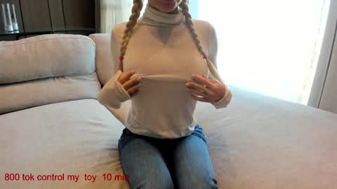 Snapshot of carolinaherera chatting on February 28, 2025, 9:15 am Lina.I will online 1 December online show from February 28, 2025, 9:15 am