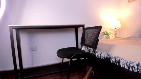  Caroline  online show from March 20, 2026, 11:37 am