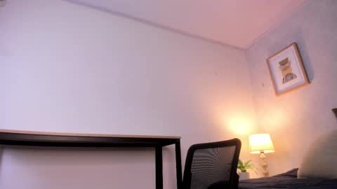  Caroline  online show from March 26, 2026, 11:38 am