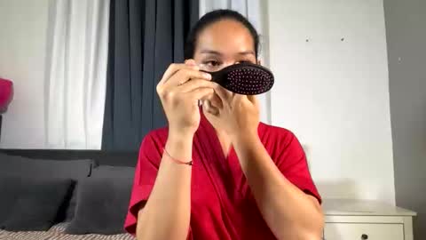 caroline_east online show from March 29, 2026, 3:01 pm