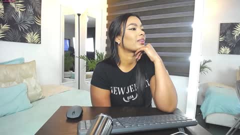 C A R O L I N E online show from January 20, 2025, 1:11 pm