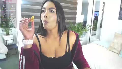 C A R O L I N E online show from February 13, 2025, 2:09 pm