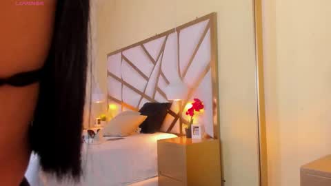 Snapshot of caroline_maldonado chatting on November 9, 2025, 1:31 pm Caroline online show from November 9, 2025, 1:31 pm