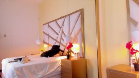 Snapshot of caroline_maldonado chatting on December 5, 2025, 12:14 pm Caroline online show from December 5, 2025, 12:14 pm