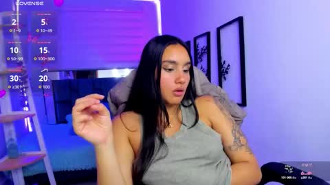 caroline_rodriguez_9 online show from September 23, 2025, 4:04 am