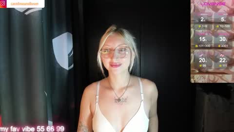 Caroline and Lover online show from October 27, 2025, 11:25 am