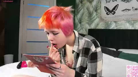 CarolineRichter online show from November 23, 2025, 2:44 am