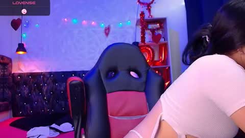 Snapshot of carolinescoth_dl chatting on February 28, 2025, 5:48 pm Caroline Scoth online show from February 28, 2025, 5:48 pm