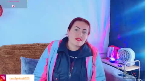 Carolinhe  online show from November 13, 2025, 12:04 pm