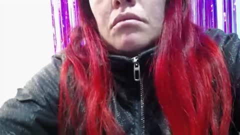 Snapshot of carolinhe_ chatting on February 9, 2026, 12:31 pm Carolinhe online show from February 9, 2026, 12:31 pm