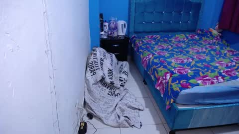 Snapshot of carolinhe_ chatting on February 21, 2026, 3:13 pm Carolinhe online show from February 21, 2026, 3:13 pm