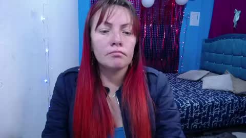 Snapshot of carolinhe_ chatting on April 19, 2026, 11:53 am Carolinhe online show from April 19, 2026, 11:53 am