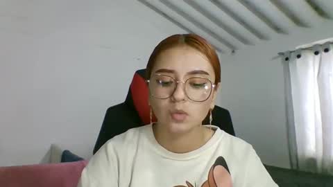 carolinnapinkman online show from May 14, 2026, 8:26 pm