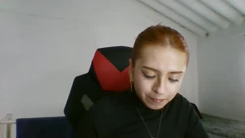 carolinnapinkman online show from June 3, 2026, 8:25 pm