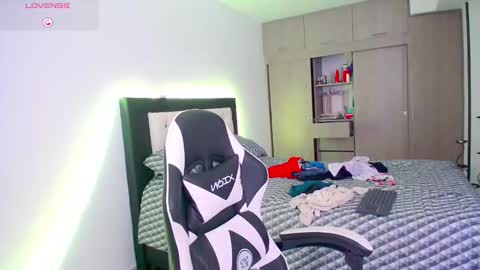 CarolinneFiotti online show from November 25, 2025, 2:28 pm