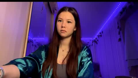 Snapshot of carolynexford chatting on November 22, 2025, 9:08 am Emma online show from November 22, 2025, 9:08 am