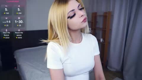 Snapshot of carolynnfernandez chatting on October 12, 2025, 8:08 pm Hello everyone Im Monica Its my first day Were going to have fun together online show from October 12, 2025, 8:08 pm