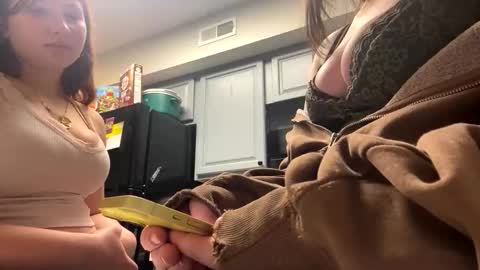 carpetmunchers online show from November 23, 2025, 12:21 am