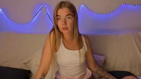 carriebradshawww online show from October 1, 2025, 4:35 pm