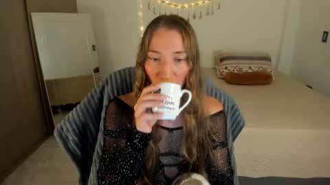 Snapshot of carriexwood chatting on October 29, 2025, 9:16 pm Nia  online show from October 29, 2025, 9:16 pm