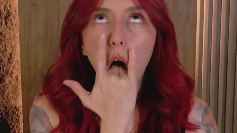 Snapshot of casandra_busting chatting on December 5, 2025, 7:54 pm Casandra online show from December 5, 2025, 7:54 pm