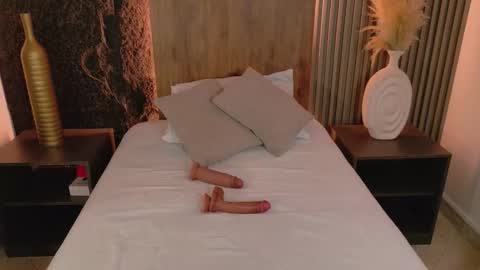 Snapshot of casandra_busting chatting on December 16, 2025, 7:19 pm Casandra online show from December 16, 2025, 7:19 pm