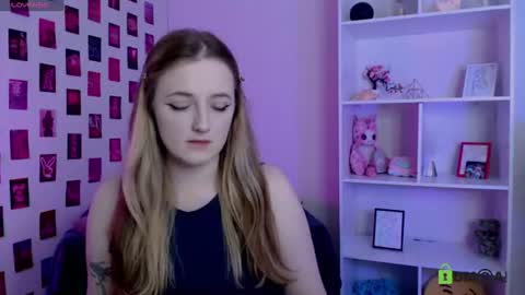 Snapshot of casey_meow_ chatting on July 7, 2026, 6:56 pm casey_meow_ online show from July 7, 2026, 6:56 pm