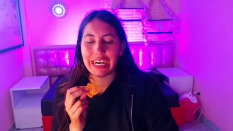 573215024606 online show from September 19, 2025, 8:20 pm