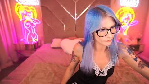 Snapshot of cassandrastars chatting on October 21, 2025, 10:43 pm Cassandra online show from October 21, 2025, 10:43 pm