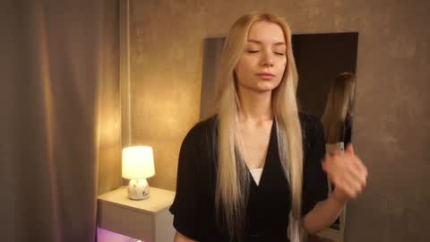 Cassie online show from December 27, 2024, 3:15 pm