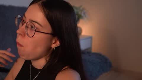 Cassie online show from November 7, 2025, 1:22 pm