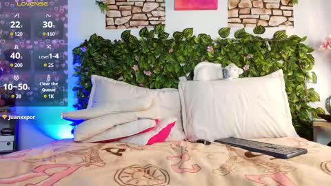 Casie  online show from February 12, 2025, 10:59 pm