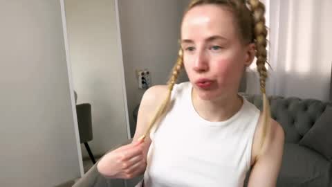 Snapshot of cassie_kelman chatting on April 19, 2026, 9:17 pm Cassie online show from April 19, 2026, 9:17 pm