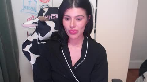 cassiealvarez online show from October 19, 2025, 2:45 am