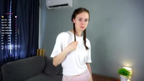 Snapshot of cassiehorridge chatting on July 10, 2026, 5:23 am Alice online show from July 10, 2026, 5:23 am