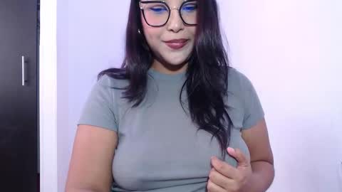 --------Independent model online show from February 10, 2026, 8:13 pm