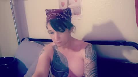 Cassiemichelle online show from April 16, 2026, 7:53 am