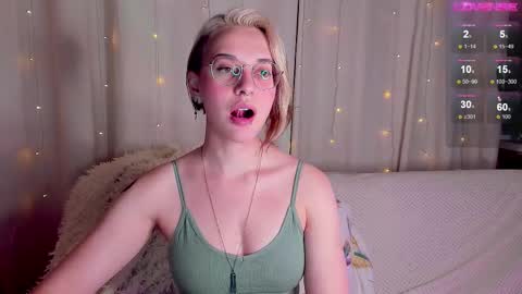 Ellie online show from November 3, 2025, 8:10 pm