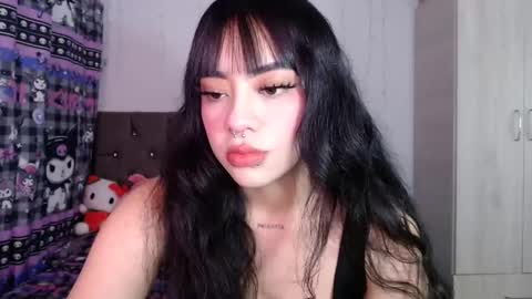 Mila online show from September 26, 2025, 6:06 am