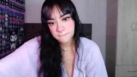 Mila online show from September 29, 2025, 6:40 am