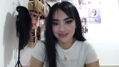Mila online show from October 13, 2025, 4:56 am
