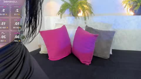 cata_gil1 online show from October 28, 2025, 8:44 pm