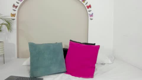 cata_gil1 online show from November 5, 2025, 6:30 pm