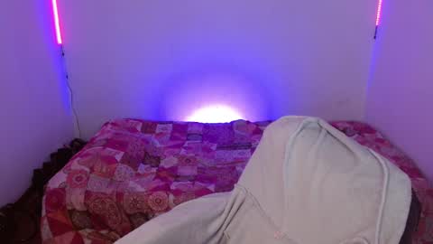 Fabi online show from October 10, 2025, 2:21 am